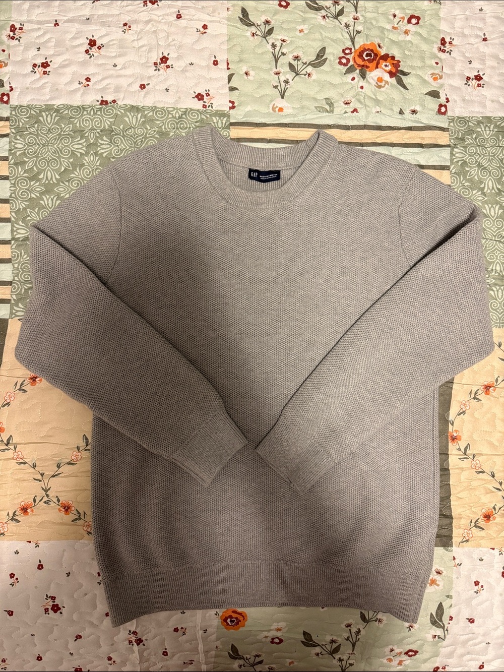 GAP Men's Light Gray Crewneck Sweater